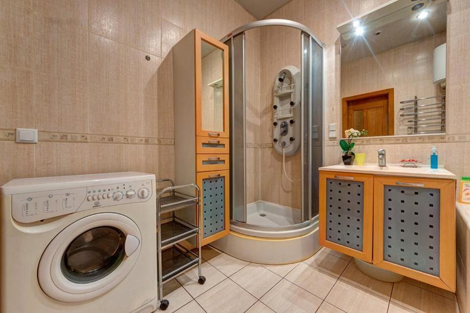 Apartments On Shota Rustaveli Киев Екстериор снимка