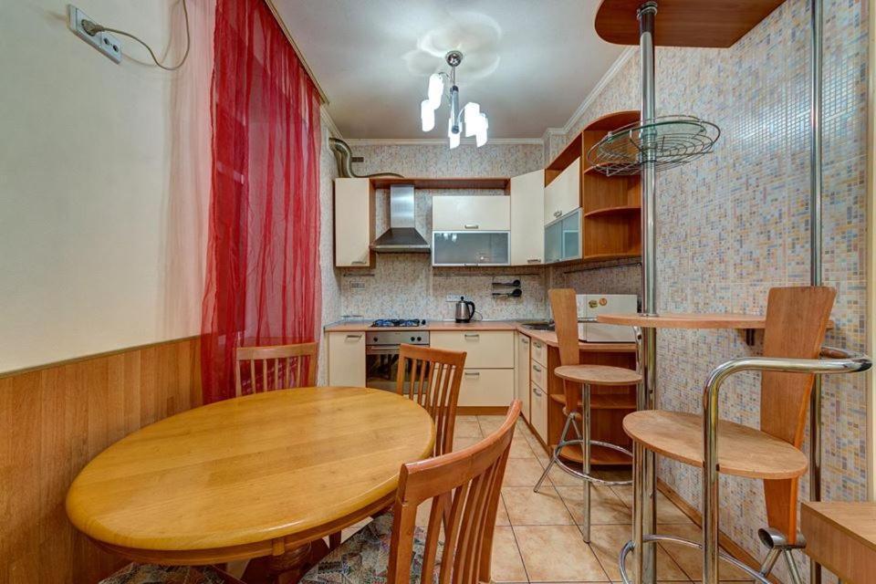 Apartments On Shota Rustaveli Киев Екстериор снимка