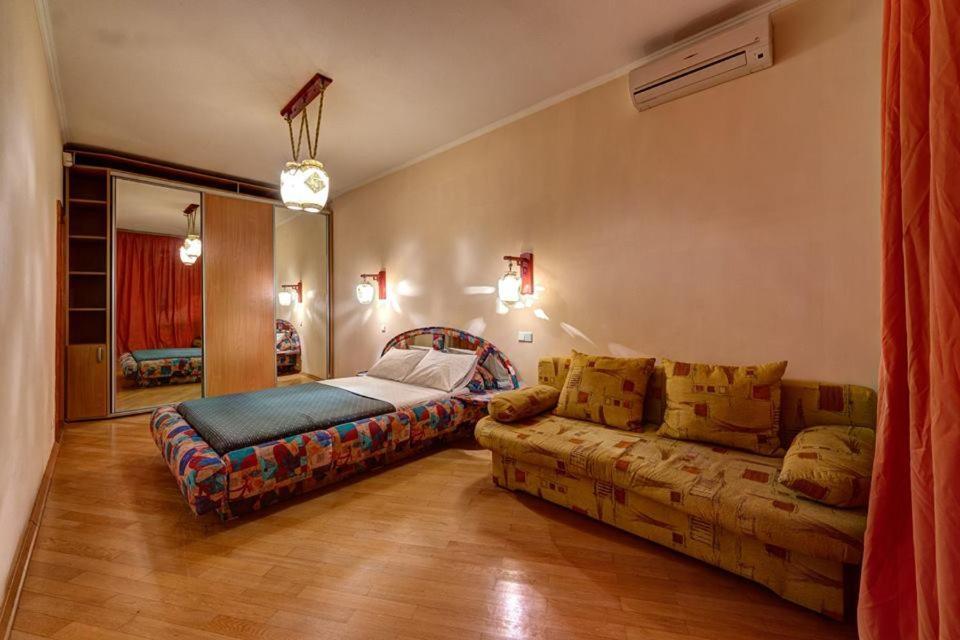 Apartments On Shota Rustaveli Киев Екстериор снимка
